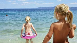 Дети на пляже. Пляжный дресс-код для социальных сетей?