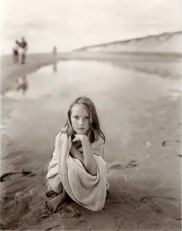 Джок Стёрджес. Портрет девочки на пляже